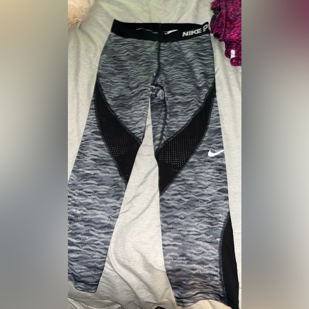 Nike Profit Dryfit size small